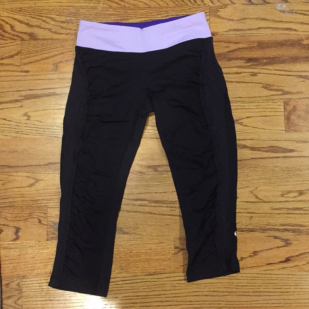 Size 6 Black lululemon crops